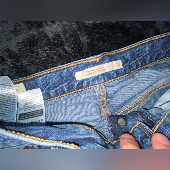 Rib cut levis shorts - Picture 2 of 4